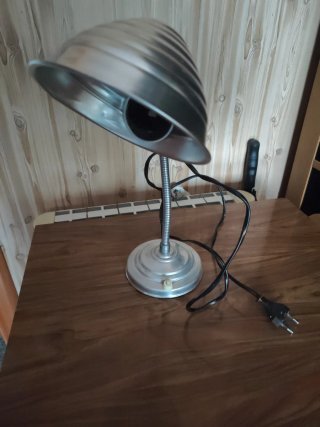 Lamparilla de mesa metal y plástico