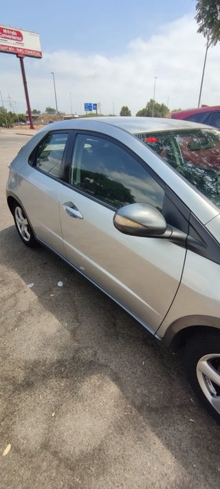 Honda Civic 1.4 i-VTEC (2011) – Excelente estado