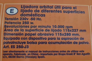 Lijadora Orbital Azul, con mango ergonómico.
