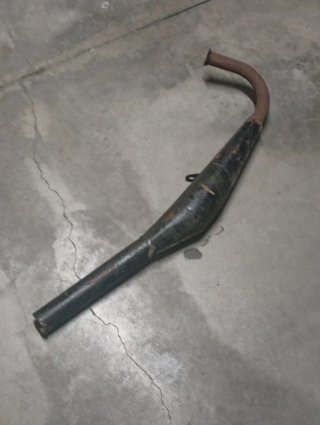 Pieza de goma negra para coche