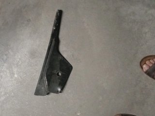 Pieza de goma negra para coche