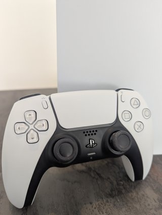 PS5 Slim CFI-2016 + mando + Pulse 3D + 7 juegos