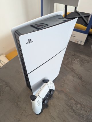PS5 Slim CFI-2016 + mando + Pulse 3D + 7 juegos