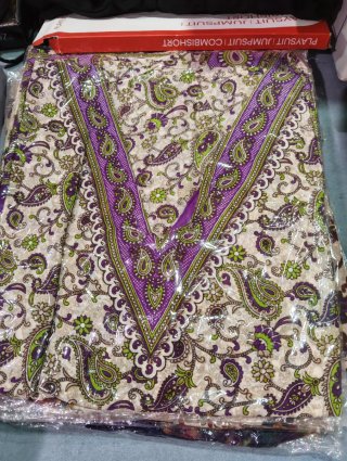Pareo de playa beige y morado