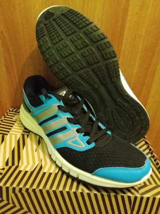 Zapatillas Adidas Negras y Azules