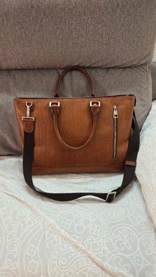 Bolso de piel marrón