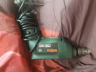 Taladro Bosch PSB 400 y destornillado 41 piezas.