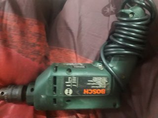 Taladro Bosch PSB 400 y destornillado 41 piezas.