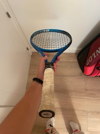 Raqueta de tenis Dunlop FX500 en okay condiciones.