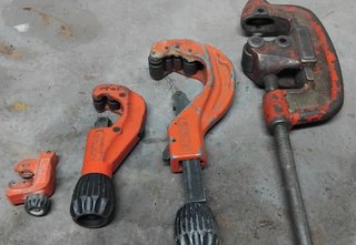 Cortatubos de fontanería