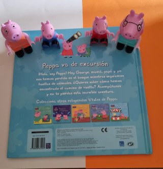 Libro Pepa Pig va de excursión y 4 figuras.