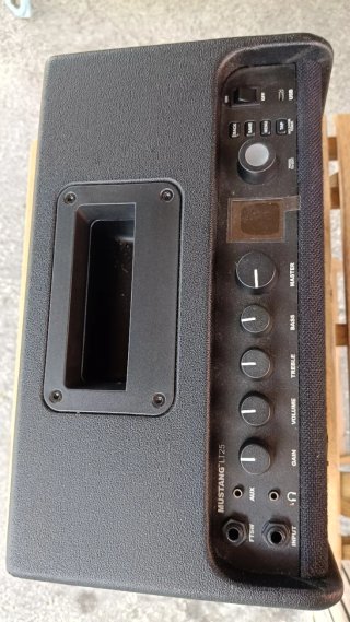 Amplificador Combo Fender Mustang LT25
