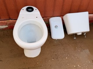 Inodoro blanco porcelana