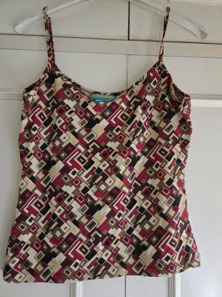 Camiseta BERSHKA Talla XS Estampado Geométrico
