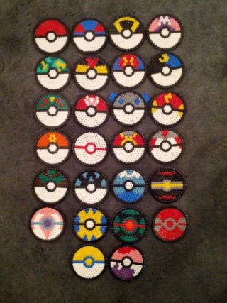 Imanes/Llaveros Pokeballs Pokemon Hama Beads