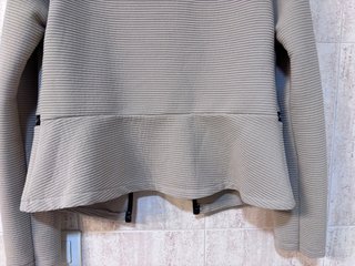 Chaqueta corta beige