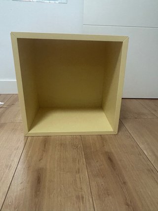 Mueble almacenaje EKET IKEA amarillo, con soporte