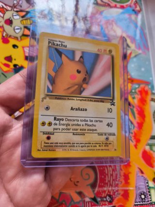 Carta Pokémon Pikachu 26 PROMO PAÍSES