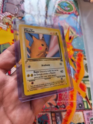 Carta Pokémon Pikachu 26 PROMO PAÍSES
