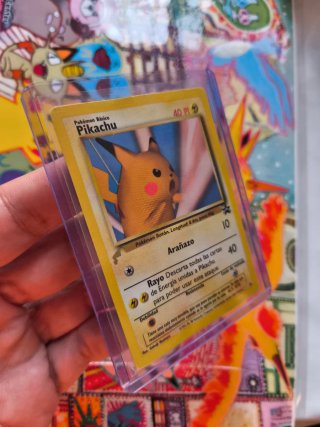 Carta Pokémon Pikachu 26 PROMO PAÍSES