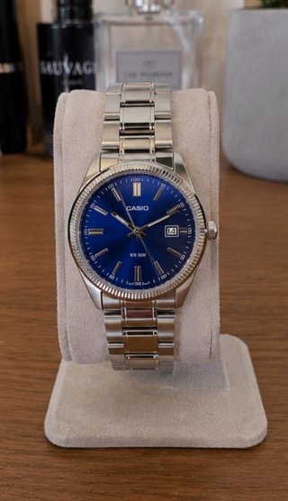Reloj Casio Wr50M Esfera Verde y Correa Plateada