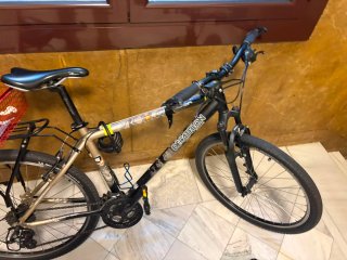 Bicicleta con accesorios