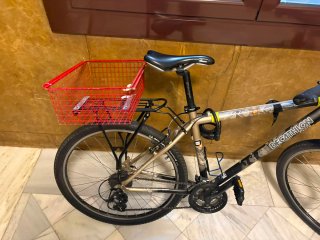 Bicicleta con accesorios