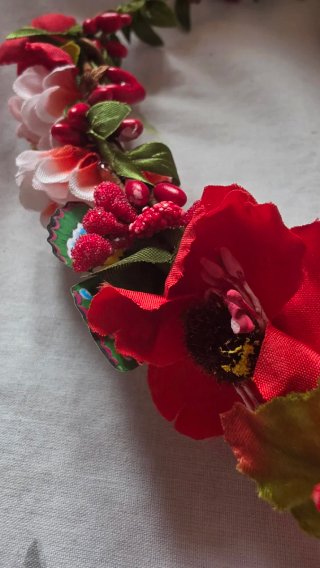 Diadema flores y mariposas