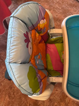 Trona Chicco decorada con dibujos