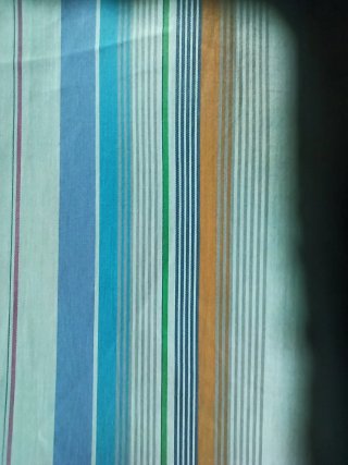 Tessuto cotone leggero a righe colorate