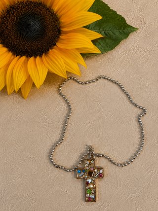 Collana con croce decorata – Stile Boho