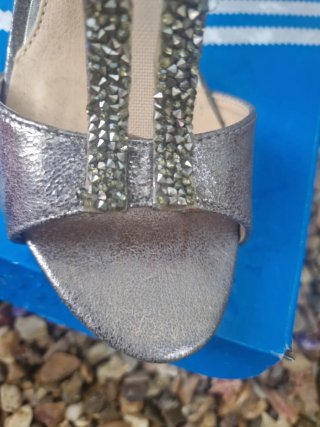 Zapatos de tacón plateados talla 36