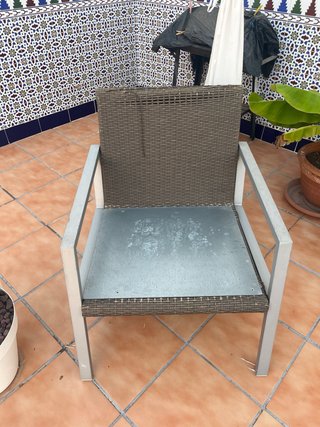Conjunto terraza metal y mimbre