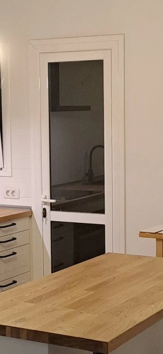Puerta de aluminio