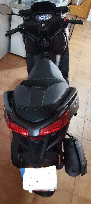 Yamaha XMAX Negra/Gris Maxi-Scooter
