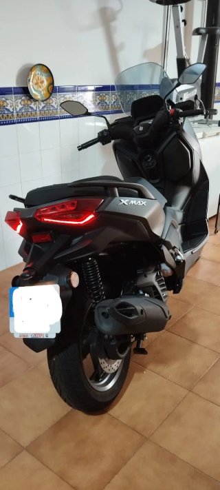 Yamaha XMAX Negra/Gris Maxi-Scooter