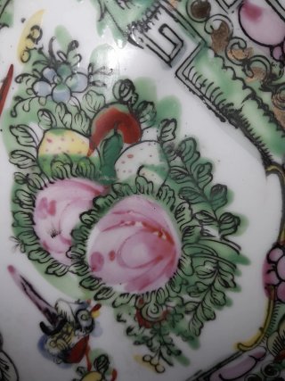 Antiguo plato chino decorado