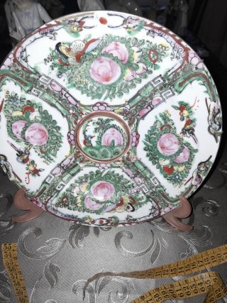 Antiguo plato chino decorado