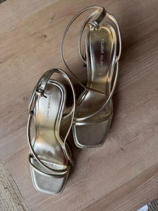 Zapatos de tacón dorados plataforma