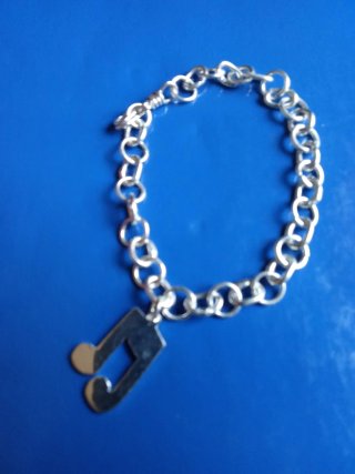 Pulsera hecha a mano con baño de plata