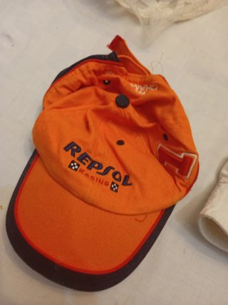 Sombrero infantil blanco y naranja