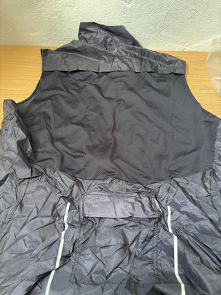 Chaleco cortavientos Altus Biwa Negro