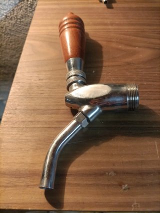 Grifo de cerveza madera y metal