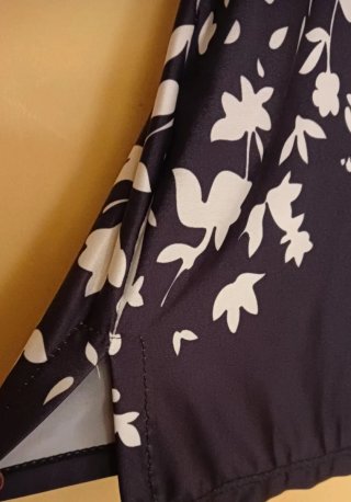 Blusón mujer QUIROS blanco y azul marino estampado