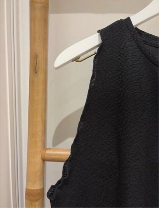 Camiseta Zara Negra Texturizada