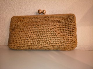 Bolso Clutch Rafia Bolas Doradas Italiano