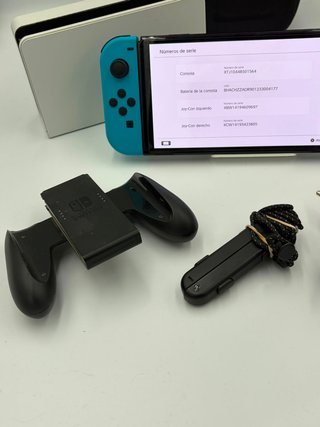Nintendo Switch OLED Roja y Blanca