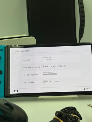 Nintendo Switch OLED Roja y Blanca