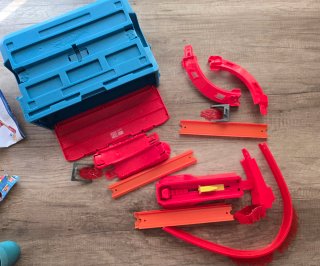 Caja Pistas Hot Wheels Track Builder Acrobacias