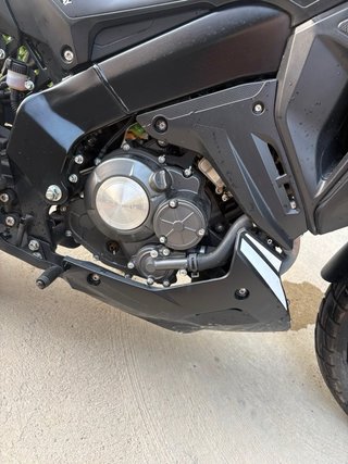 Moto Keeway Naked Negra